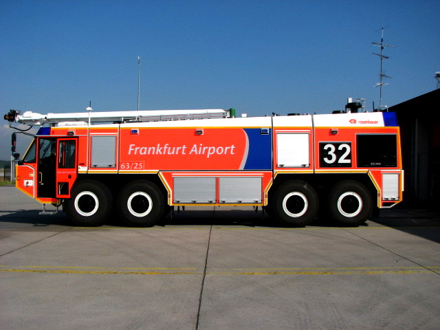 Großflugfeldlöschfahrzeug GFLF Flughafen Frankfurt